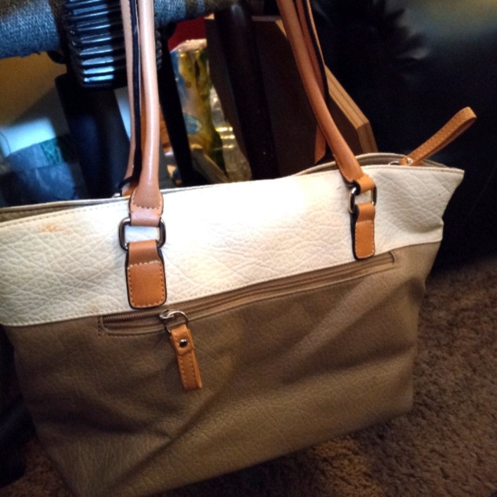 Liz Claiborne Purse